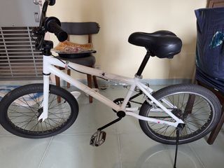 （分類：）位於 。 由 andrequinia21 提交（商品編號 1446989900，圖片 1）。簡介： 。