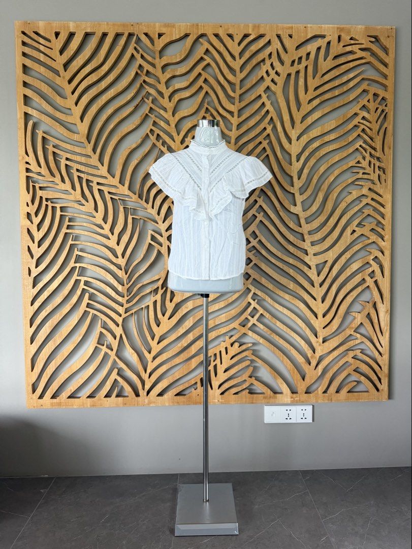 Whitw cotton blouse (Category: Blouses) located in Pasig City. Submitted by smayc_21 (Listing ID 1447016061, Image 2). Description: .
