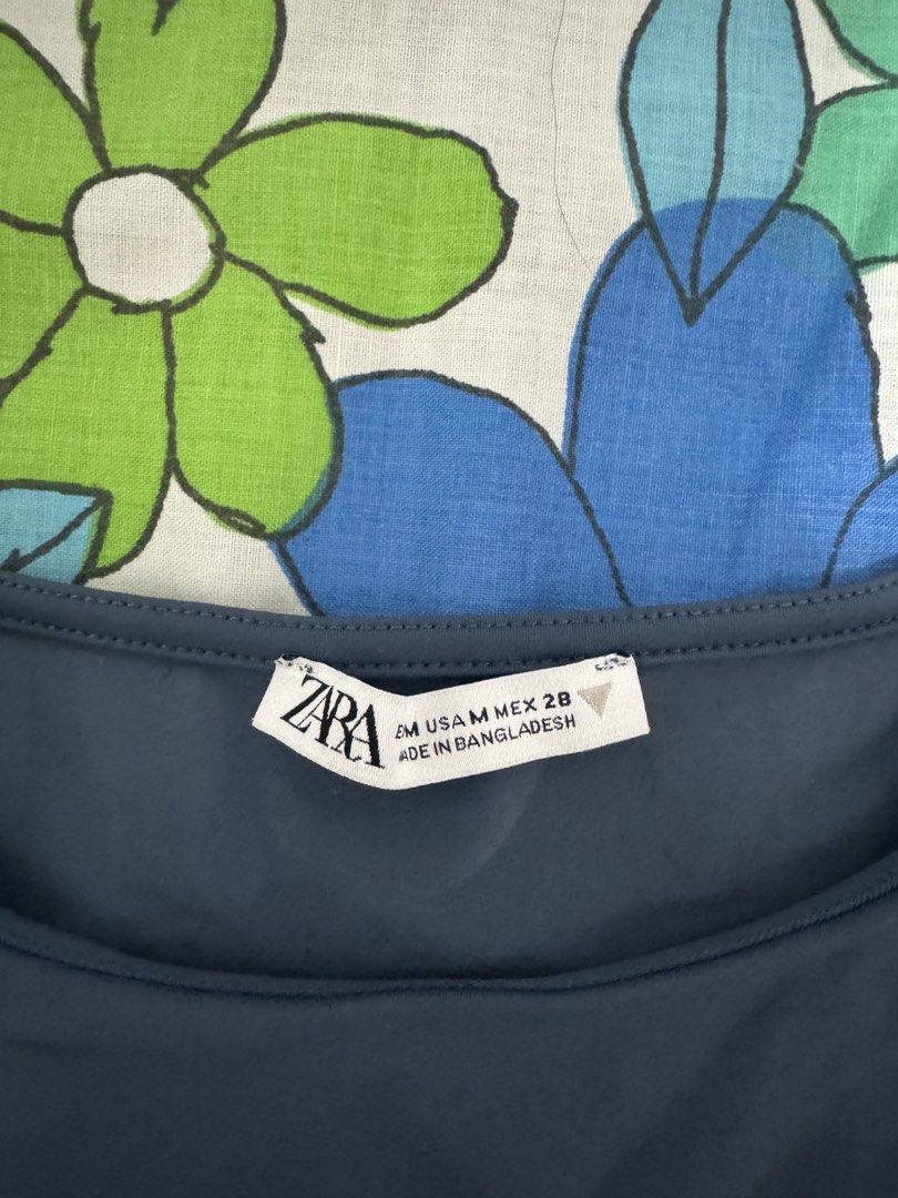 ZARA Halter Cropped Top - Blue - Size M (Category: Sleeveless) located in Pasig City. Submitted by theresebp (Listing ID 1447057341, Image 2). Description: - Barely used (1-2x) - Price negotiable - ZARA Blue Sleeveless Top (Halter style) - Size: Medium - Simple and versatile - Perfect for layering or wearing solo - Easily pairs with various outfits.