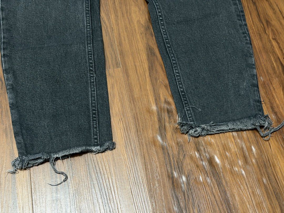 Zara Jeans / Denim Pants (Category: Jeans) located in Paranaque City. Submitted by decluttering.rightnow (Listing ID 1447073821, Image 2). Description: PLEASE READ ALL THE DETAILS THOROUGHLY ⚠️ Brand: Zara Item: Jeans / Pants Size on tag: 32 Width: 16” Length: 37” Condition: Worn few times only Note: Personal item not thrifted. Issue: None Terms & Conditions * 100% Authentic unless stated otherwise. Money-back guarantee. * First come, first serve