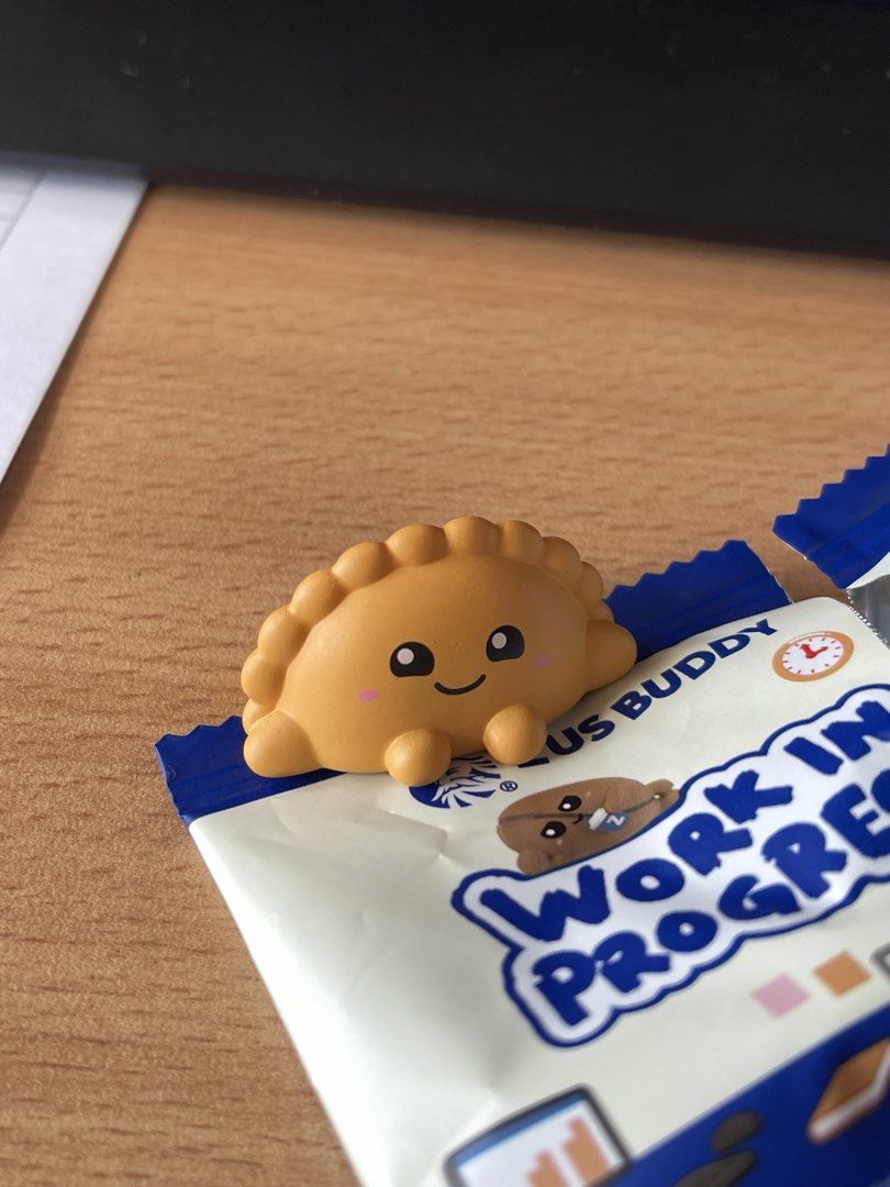 Zus Hipper Mama Puff (Category: Designer & Blind Box Toys) located in Taguig. Submitted by kayeph (Listing ID 1446946805, Image 2). Description: 2 pcs Mama Puff Available, 350 each Bnew , just opened to see what’s inside 📍 Rizal, Taguig.
