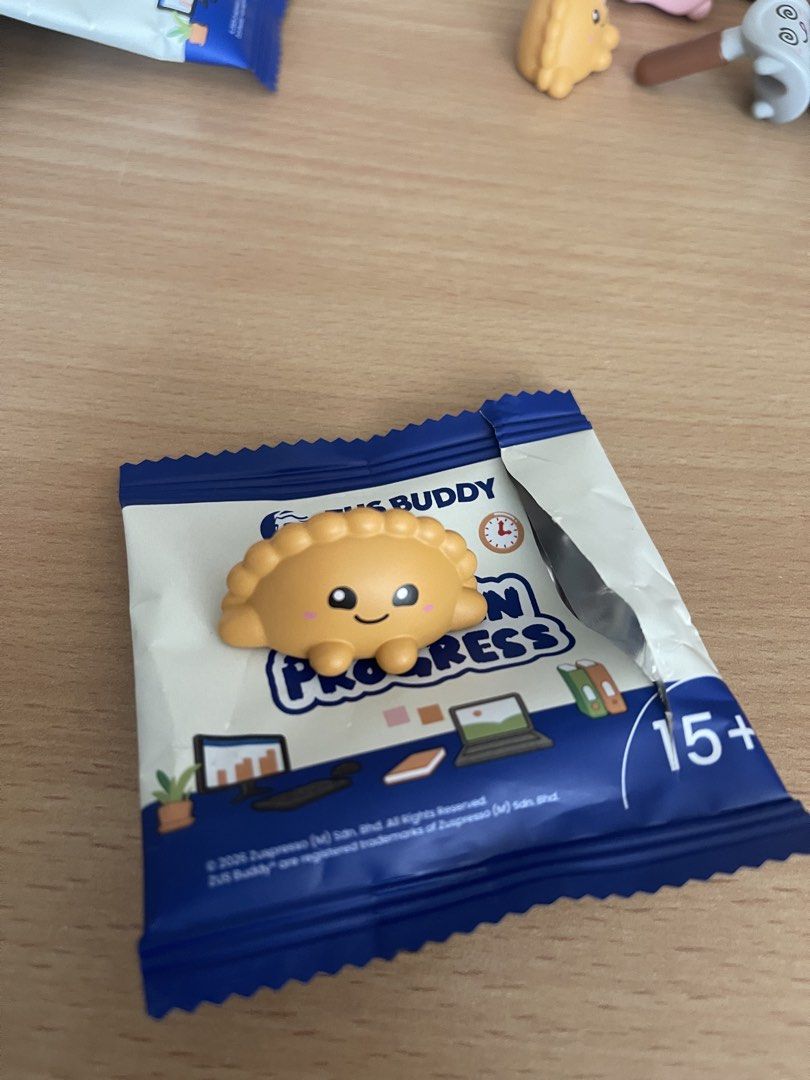 Zus Hipper Mama Puff (Category: Designer & Blind Box Toys) located in Taguig. Submitted by kayeph (Listing ID 1446946805, Image 3). Description: 2 pcs Mama Puff Available, 350 each Bnew , just opened to see what’s inside 📍 Rizal, Taguig.