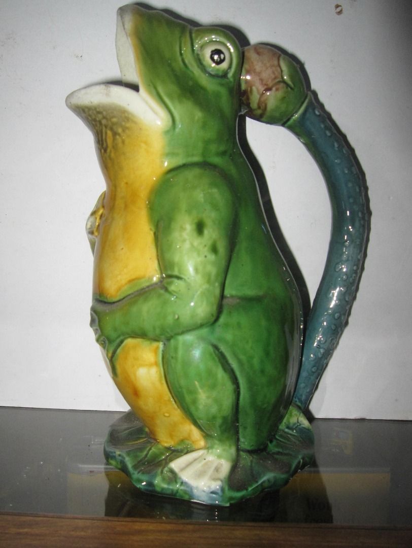 1960's Vintage Majolica Frog Pitcher (Category: Pitchers & Dispensers) located in Baguio. Submitted by mrbrunno (Listing ID 1448720049, Image 2). Description: 1960's Vintage Majolica Frog Pitcher I purchased this in the 80's in NJ Very good quality, beautiful detail & colors. In excellent condition, i have never used it, has been on display since purchased..