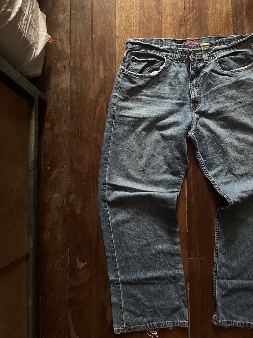 90s Vintage Faded Glory Bootcut Jeans (Category: Jeans) located in Los Banos. Submitted by lootmeup (Listing ID 1448808327, Image 3). Description: 90s Vintage Faded Glory Loose Fit Bootcut Jeans Vintage look Issue: distress on hem Size: Width: 36 Length: 41.5 Leg hole: 13 Leg opening: 10 Mine P550.