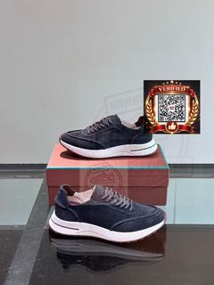 (Category: ) located in . Submitted by shoes.locker (Listing ID 1448874672, Image 1). Description: .