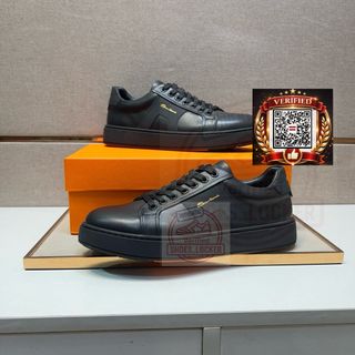 (Category: ) located in . Submitted by shoes.locker (Listing ID 1448814084, Image 1). Description: .