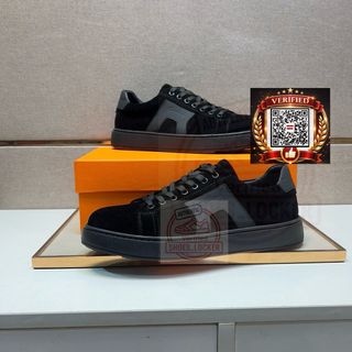 (Category: ) located in . Submitted by shoes.locker (Listing ID 1448814414, Image 1). Description: .