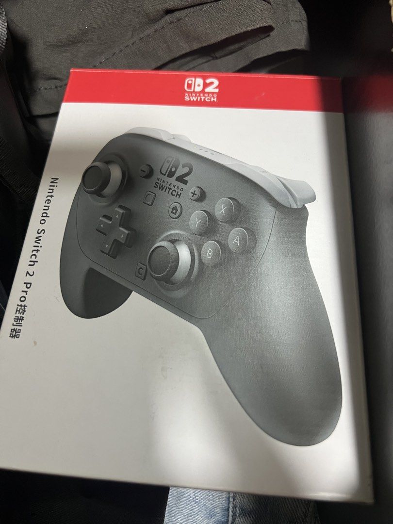 任天堂 Switch Pro 2 手掣連收納盒 （分類：手掣）位於 Hong Kong。 由 anguskwan0516 提交（商品編號 1448874849，圖片 1）。簡介： 任天堂 Switch Pro 2 手掣，有埋個黑色收納盒。手掣個盒都係黑色。掣位正常玩遊戲一流。冇單～。