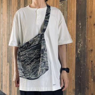 （分類：）位於 。 由 tennhalf 提交（商品編號 1448891664，圖片 1）。簡介： 。