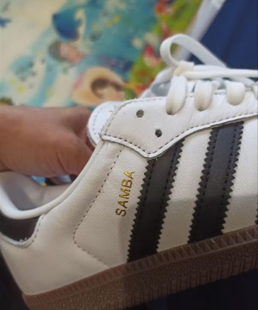 ADIDAS SAMBA ORI og cloud white core black UK 39BACA DESKRIPSI (Kategori: Sepatu Wanita) berada di Bandung. Dikirim oleh thisismystuff._ (ID iklan 1448723714, Gambar 2). Deskripsi: pengiriman drop off jnt (blum ada oyen) boleh setengah tf(dp) setengah cod baru dipake 2× no defect masih mulus, dijual krna mau move ke puma speedcat bisa payment setengahnya dulu UKURAN 39.