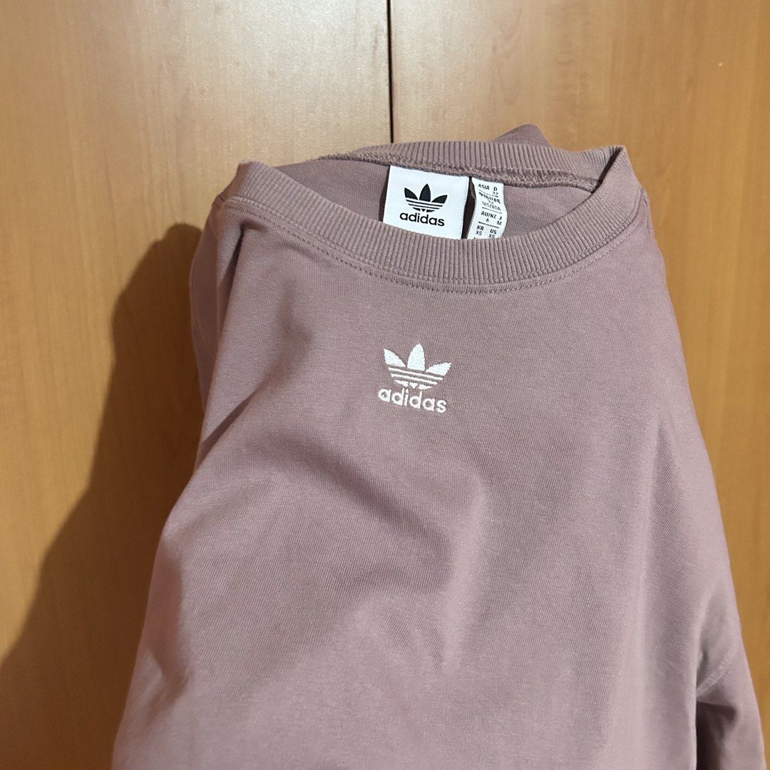 Adidas Trefoil Logo Shirt (Category: Tshirts & Polo Shirts ) located in Mandaluyong City. Submitted by vwonu (Listing ID 1448833879, Image 2). Description: Width 20 Length 26.