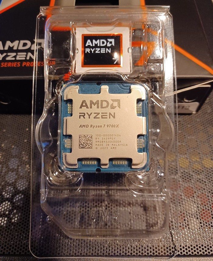 AMD Ryzen 7 9700X Processor