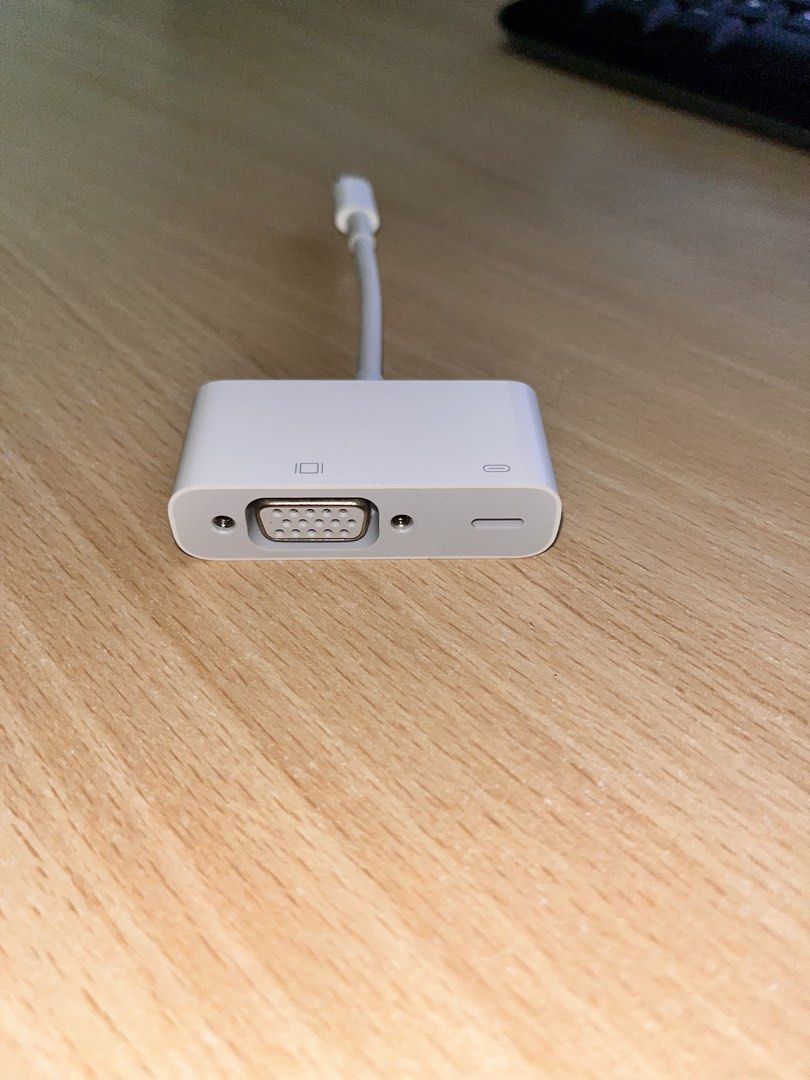 Apple Lightning to VGA display Adapter connector with charging port