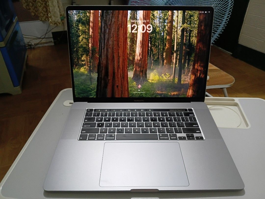Apple MacBook Pro 16-inch (Category: Laptops & Notebooks) located in Quezon City. Submitted by frugallove (Listing ID 1448859682, Image 3). Description: 16-inch MacBook Pro i9 - macOS Sequoia Version 15.5 - 32 GB of 2667 MHz DDR4 memory - AMD Radeon Pro 5500M - 4 GB graphics, and Intel UHD Graphics 630 1536 MB - 16-inch Retina Display with a resolution of 3072 × 1920. - 1 TB SSD, with approximately 937.42 GB of available storage - minimal usage -