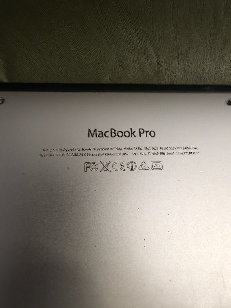 Apple MacBook Pro A1502 Laptop505555402475458562