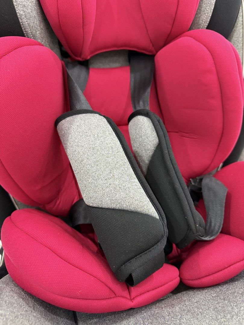 APRUVA ISOFIX Car Seat (Category: Car Seats) located in Valenzuela. Submitted by alyssa_3 (Listing ID 1448734703, Image 2). Description: - ISOFIX car seat for babies and toddlers (0-36kg) - Features a convenient 360-degree swivel function - Adjustable headrest and harness for a perfect fit as your child grows - Comfortable padded shoulder straps - Simple and secure installation using ISOFIX - Stylish pink and grey color combination.