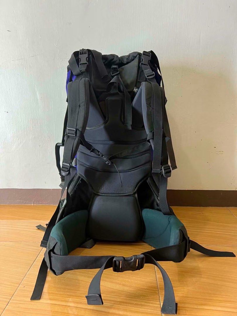 Arc'teryx Bora 95 Backpack (Category: Backpacks) located in Manila. Submitted by randomstuffiselltofundmyshit (Listing ID 1448835903, Image 3). Description: - Arc'teryx Bora 95 backpack - Large capacity for multi-day trips - Multiple compartments and straps for gear - Adjustable harness for comfort - Blue and black colorway - Ideal for hiking and camping.
