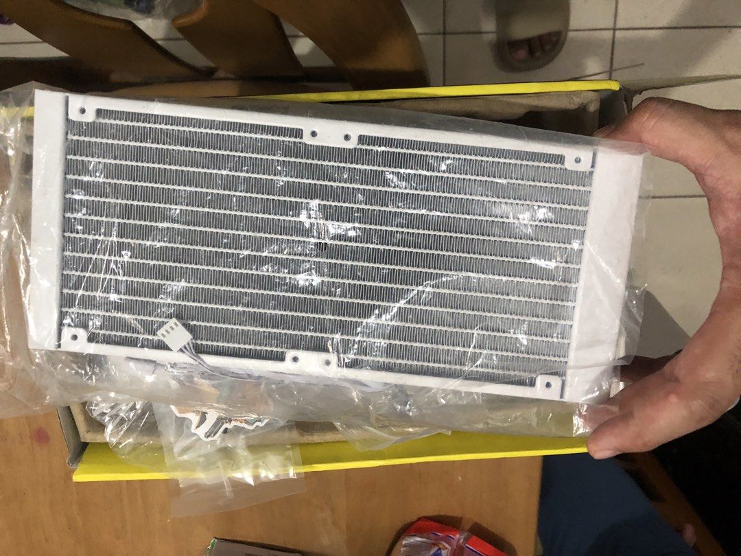 Astroshel 240 Radiator Cooling (Category: Computer Parts) located in Taguig. Submitted by rocketera (Listing ID 1448739691, Image 3). Description: Brand new never used. Color White..