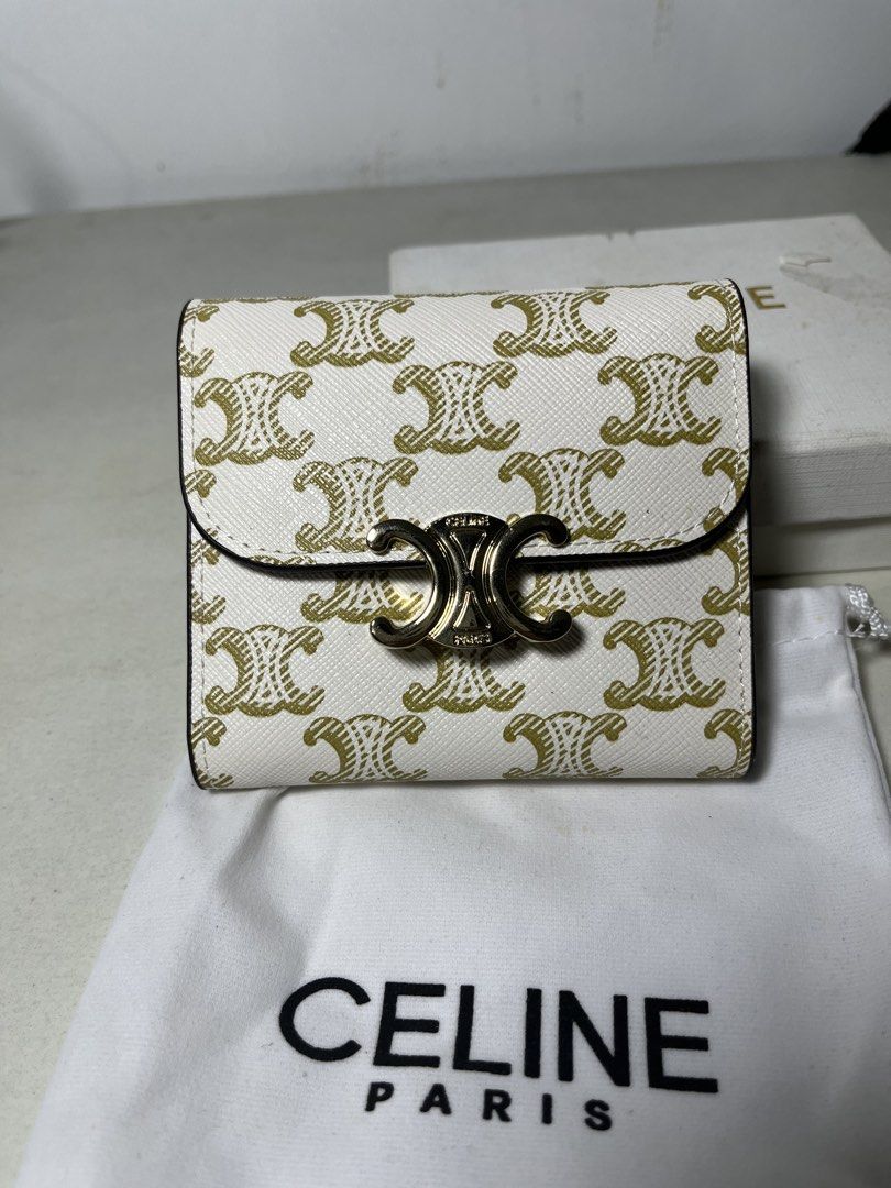 AUTHENTIC CELINE TRIOMPHE TRIFOLD WALLET (Category: Wallets & Card holders) located in Manila. Submitted by mslsown (Listing ID 1448824887, Image 3). Description: CELINE TRIOMPHE -used once -rfs: decluttering -inclusions: dust bag, box card of authenticity provided as seen in post.
