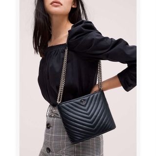 (Category: ) located in . Submitted by shopaholicatheart (Listing ID 1448825544, Image 1). Description: .