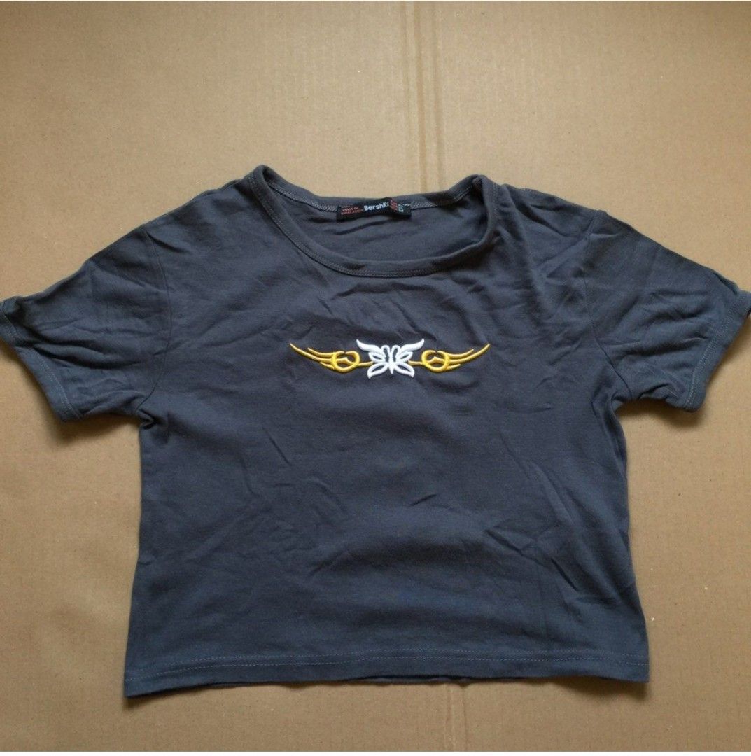 Bershka Gray Crop Top / Basic Top / Basic Tee (w/ when worn pic) (Category: Shirts) located in Pasig City. Submitted by butfirst.declutter (Listing ID 1448858987, Image 1). Description: - Used few times only - Semi-stretchable - XL on tag. Fits up to L - Color may vary due to lighting - See photos for measurements - Manage your expectations since this is a preloved item. You can message me for inquiries. Kindly read my ‘About’ :> Price is negotia