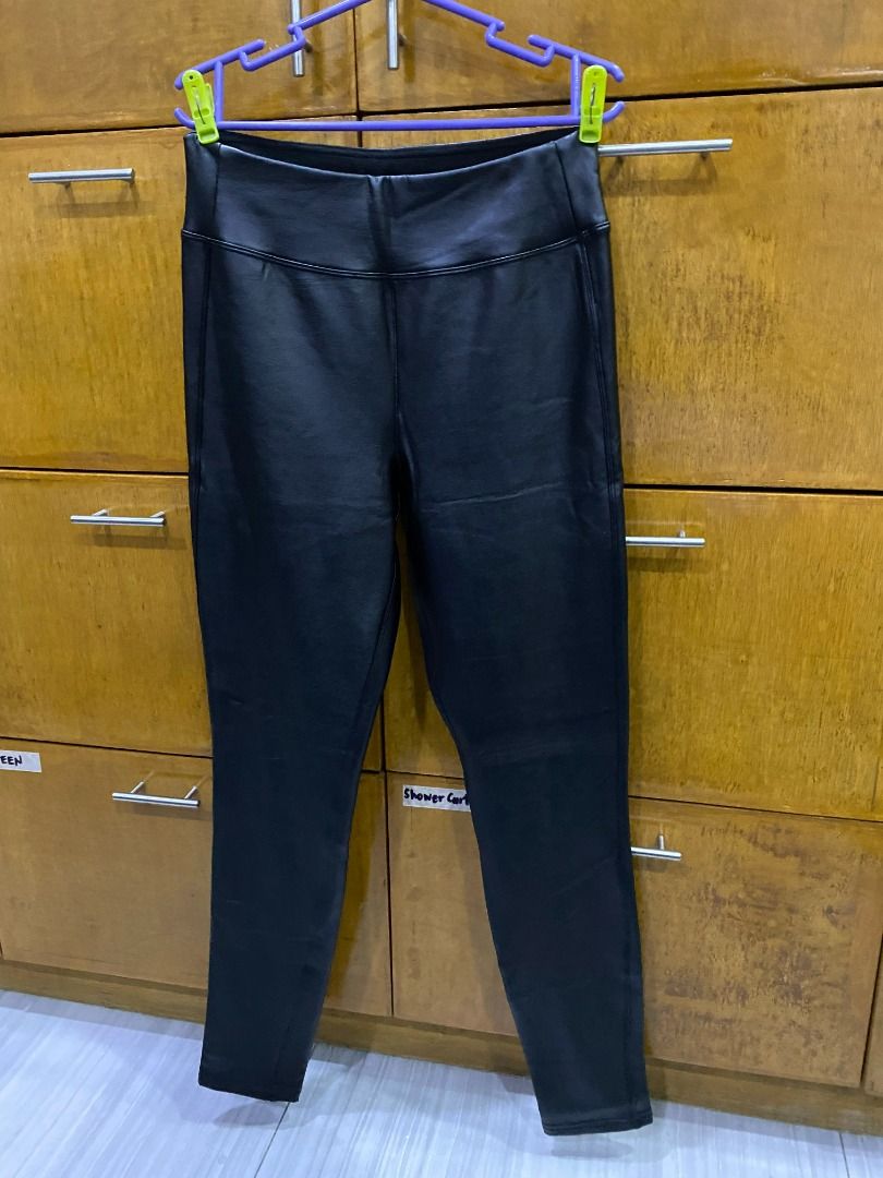 GAP Black Faux Leather Leggings (Category: Other Bottoms) located in Marikina City. Submitted by chumchummie (Listing ID 1448732089, Image 1). Description: - Black faux leather leggings - High-waisted fit - Stretchy material for ultimate comfort - Versatile: dress up or down - Pairs perfectly with boots or sneakers - Easy to match with any top - Brand new with tag - Measurements: Waist 26" Hips 31" Length 36".
