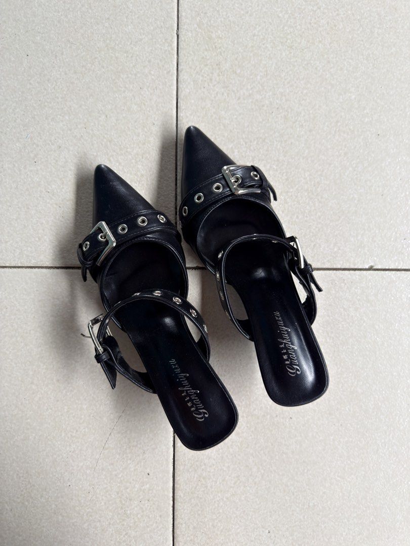 Black Pointed Toe Half-Slip-On Heels (Category: Heels) located in Cavite. Submitted by rrppreloved (Listing ID 1448722803, Image 2). Description: Used twice Size 37 Comfortable to wear.