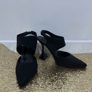 (Category: ) located in . Submitted by theshopaholic.co (Listing ID 1448826593, Image 1). Description: .