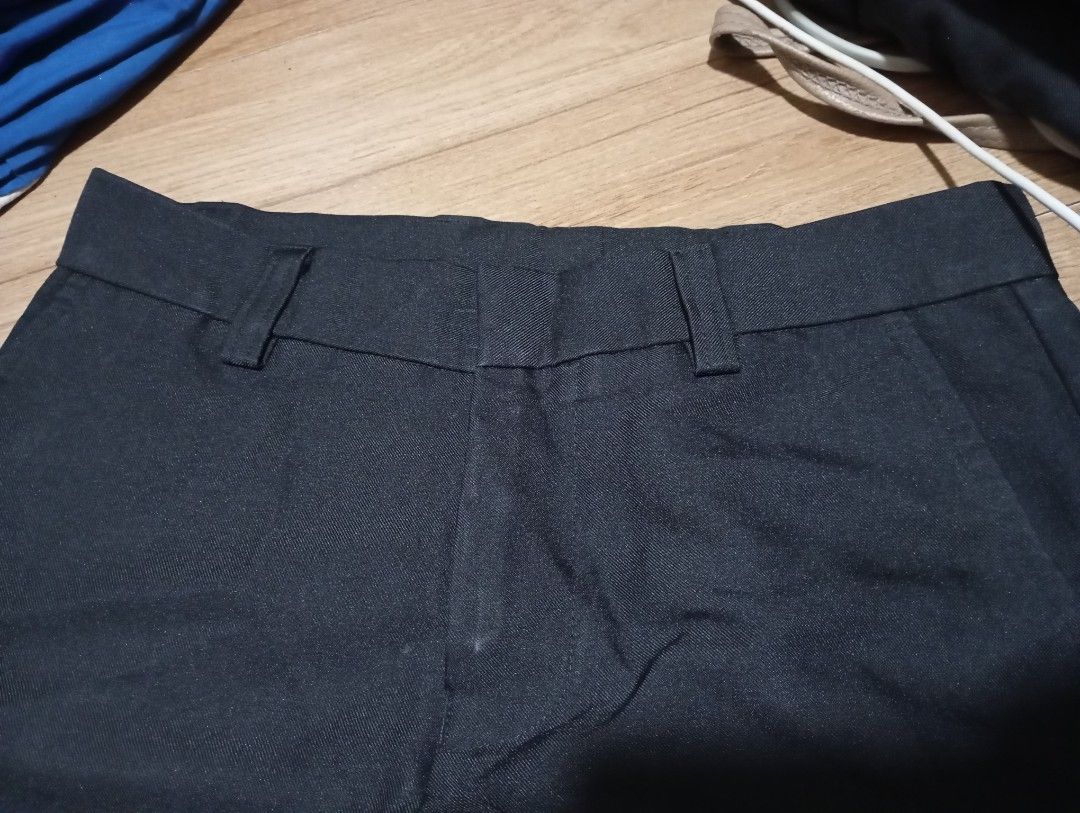 Black Uniform Slacks / Pants | Size 30 (Category: Jeans) located in Manila. Submitted by leleaffordablepicks (Listing ID 1448852713, Image 1). Description: ✅ Sukat: Waist 30 inches | Length 36 inches ✅ Kondisyon: Maayos pa / Walang butas o punit | Malinis na laba ✅ Tela: Matibay, pang-uniporme ✅ Presyo: ₱100(pwede sa maayos na tawad) 📍 Location: Tondo, Manila (near R. Papa station) 📦 Pwede sa: - Pick-up / Meet-up sa agreed area - Shipping via L