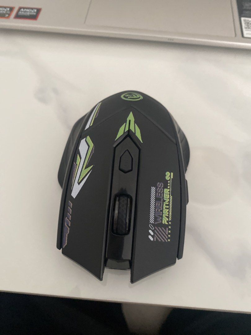 Black Wireless Gaming Mouse505385950978385921
