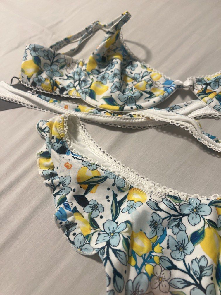 Blackbough limoncello bikini set-M/L/XL (Category: Bikinis & Swimsuits) located in Iloilo. Submitted by tttkhk (Listing ID 1448849450, Image 2). Description: Available sizes Medium Large X-Large .