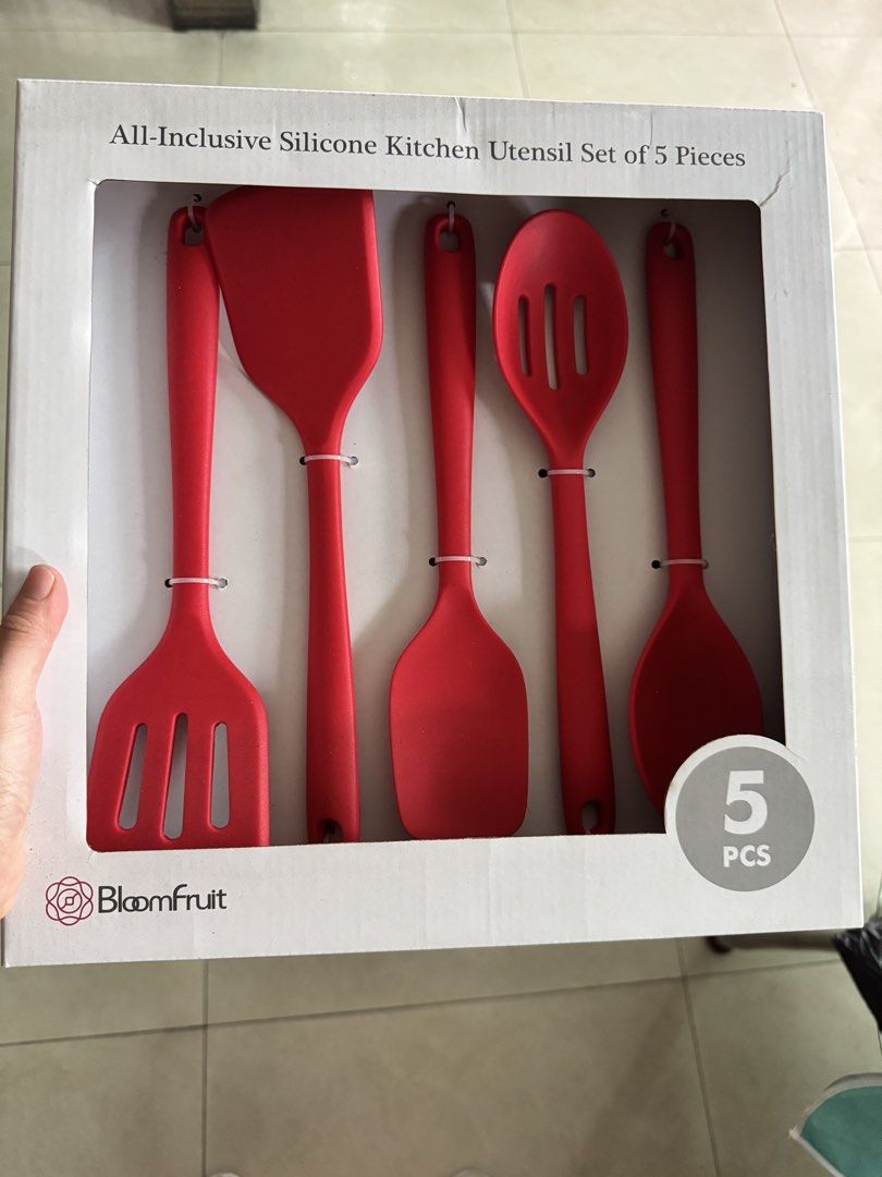 Bloomfruit All-Inclusive Silicone Kitchen Utensil Set - 5 Pieces (Category: Other Kitchenware & Tableware) located in Quezon City. Submitted by harristhegoldenboy (Listing ID 1448721337, Image 1). Description: - Bloomfruit 5-Piece Silicone Kitchen Utensil Set - Vibrant Red Color - Includes Spatulas, Slotted Spoon, and More - Perfect for Indoor and Outdoor Use - Dishwasher Safe for Easy Cleaning - Heat Resistant for Safe Cooking RFS decluttering .