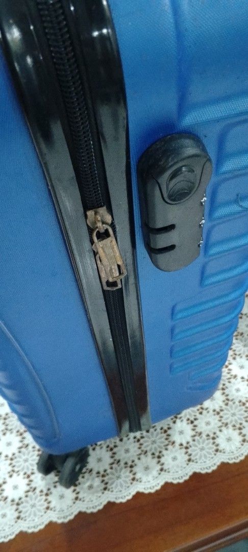 Blue Hardshell Spinner Luggage with TSA Lock (Category: Luggage) located in Caloocan City. Submitted by nobleflower_4c42cc (Listing ID 1448748115, Image 2). Description: - Blue hardshell suitcase - Built-in TSA lock for security - Four spinner wheels for easy maneuverability - Retractable handle - Perfect for your next adventure!.