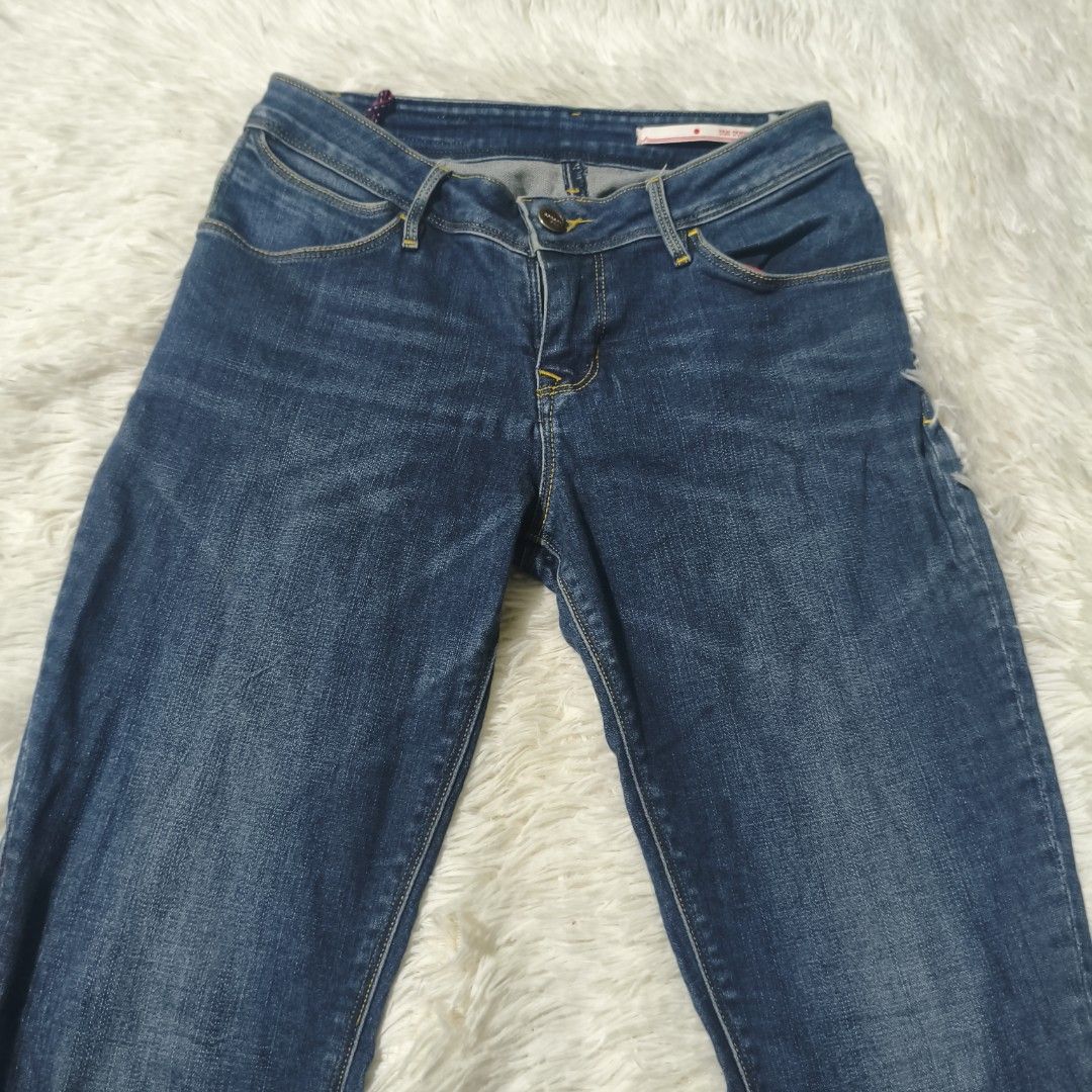 Bobson Denim Jeans (Category: Jeans) located in Manila. Submitted by venizz (Listing ID 1448833142, Image 2). Description: Waist Size: 25 inches Length: 35 inches Leg Size: 18 inches Hem Size: 10 inches - Very Good Condition 💵 Selling Price: ₱250.