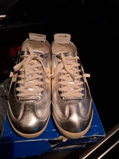 (Category: ) located in . Submitted by bombshellvintage74 (Listing ID 1448853206, Image 1). Description: .