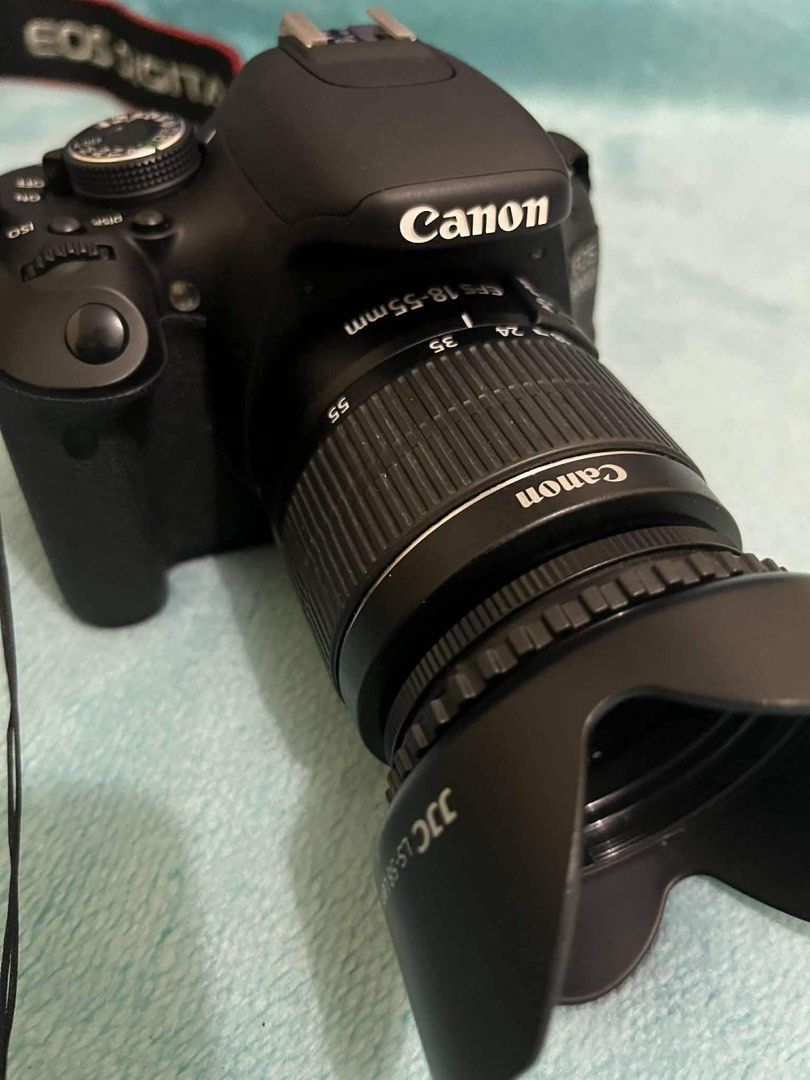 Canon EOS 600D DSLR Camera (Category: Cameras) located in Calapan. Submitted by chrllkrstn (Listing ID 1448788376, Image 1). Description: no issue with camera bag and charger rfs: bought a new one already.