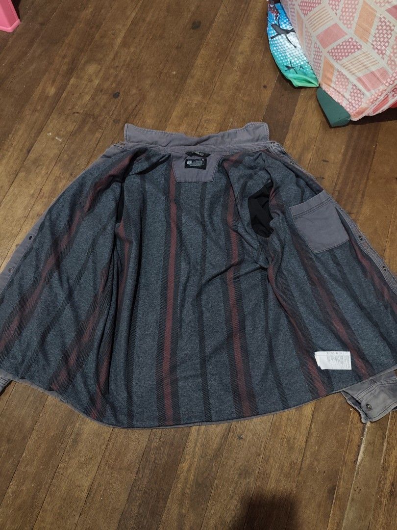 Carhartt Relaxed Fit Rugged Flex Jacket Size L (Category: Coats, Jackets and Outerwear) located in Malabon City. Submitted by maaac23 (Listing ID 1448745287, Image 2). Description: CARHARTT RUGGED FLEX FLANNEL 25X28 GOOD CONDITION ISSUE MAY MULTIPLE PINHOLES SA LOOB NG JACKET PERO HINDI ITO TAGOS . MEJO MAKAPAL NG KONTI UNG TELA 3K ASKING + SF MALABON CITY.