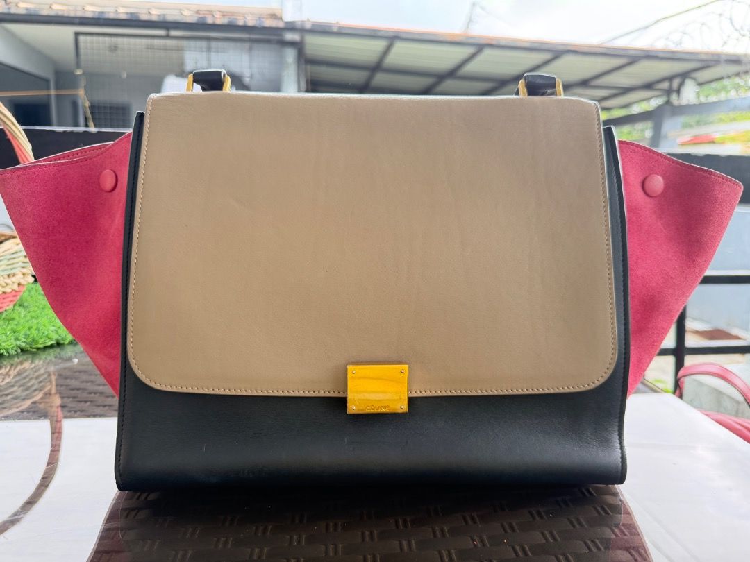 Celine Trapeze MM (Category: Luxury Bags & Wallets) located in Bacolod City. Submitted by luxxcollectionsbytetz (Listing ID 1448739861, Image 2). Description: With Legitgrails Certificate Free SF nationwide via LBC with Generic Dustbag .