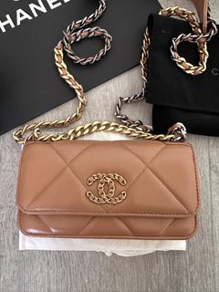 (Category: ) located in . Submitted by shoptevcloset (Listing ID 1448735218, Image 1). Description: .