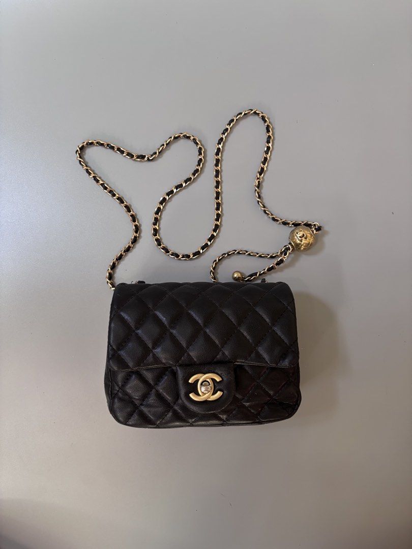 Chanel Square Mini Flap Bag (Category: Luxury Bags & Wallets) located in Santa Cruz. Submitted by devbook1 (Listing ID 1448773091, Image 1). Description: Chanel Square Mini Flap Bag Excellent Condition Sign of usage .