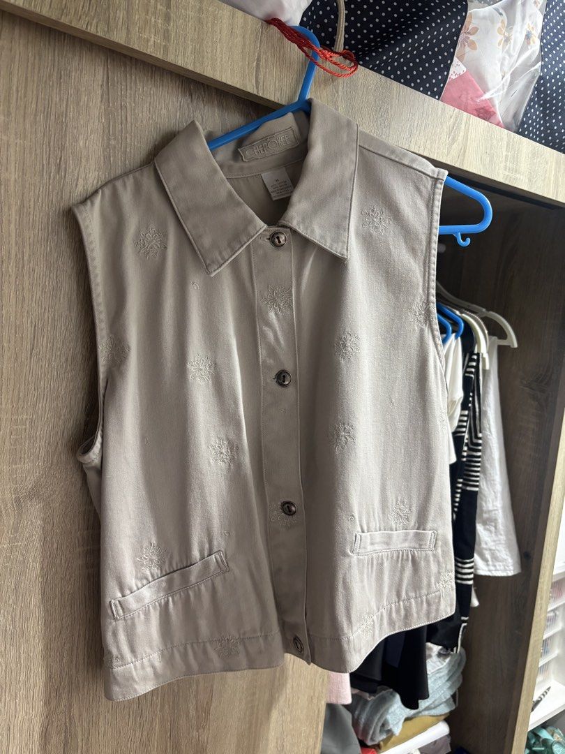 Cherokee Embroidered Button Down Blouse (Category: Blouses) located in Paranaque City. Submitted by coconati (Listing ID 1448815569, Image 1). Description: bought for over 2000 rfs: decluttering barely used .