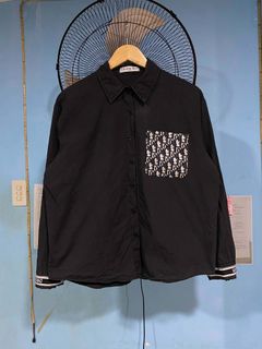 (Category: ) located in . Submitted by brazziwardrobe (Listing ID 1448852105, Image 1). Description: .