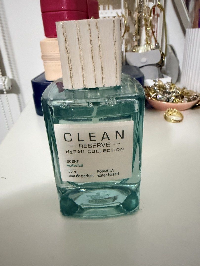 CLEAN RESERVE perfume (Category: Fragrance & Deodorants) located in Quezon City. Submitted by bloompicks (Listing ID 1448806728, Image 1). Description: Authentic. 90% full. Bought last year. No box. Scent: Waterfall.