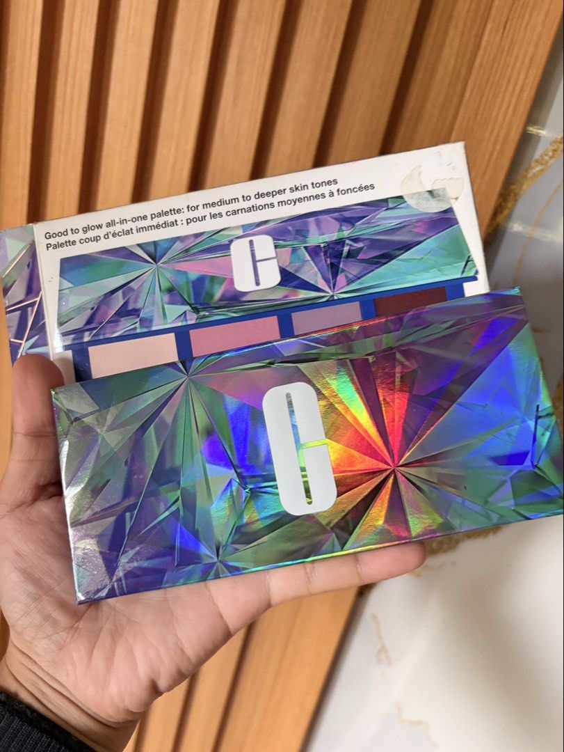 CLINIQUE make up Palette (Category: Makeup) located in Lingayen. Submitted by momsheebrandedstuffs (Listing ID 1448730522, Image 1). Description: CLINIQUE PALLETE ✅Original ✅Brandnew ✅galing USA Includes: Mattifying Powder, Blush, Eyeshadow & High Lighter.