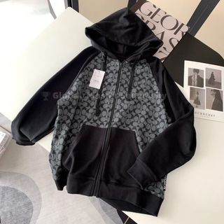 (Category: ) located in . Submitted by fashion.luxe (Listing ID 1448775533, Image 1). Description: .