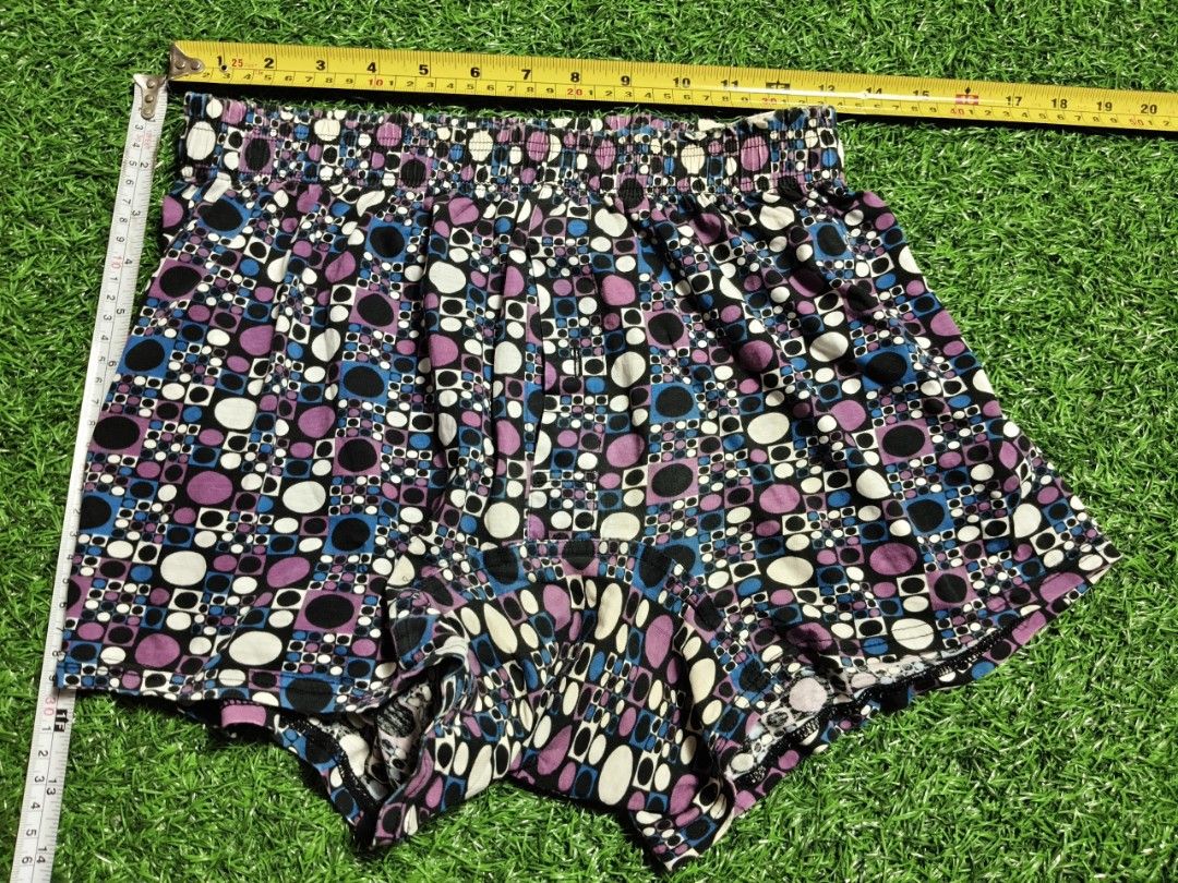 Code : 4 (Category: New Undergarments & Loungewear) located in Sungai Buloh. Submitted by Zirahh.BndleNightware (Listing ID 1448857126, Image 1). Description: 9/10.