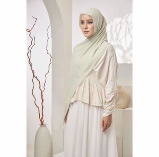(Category: ) located in . Submitted by shopwithtia (Listing ID 1448888393, Image 1). Description: .
