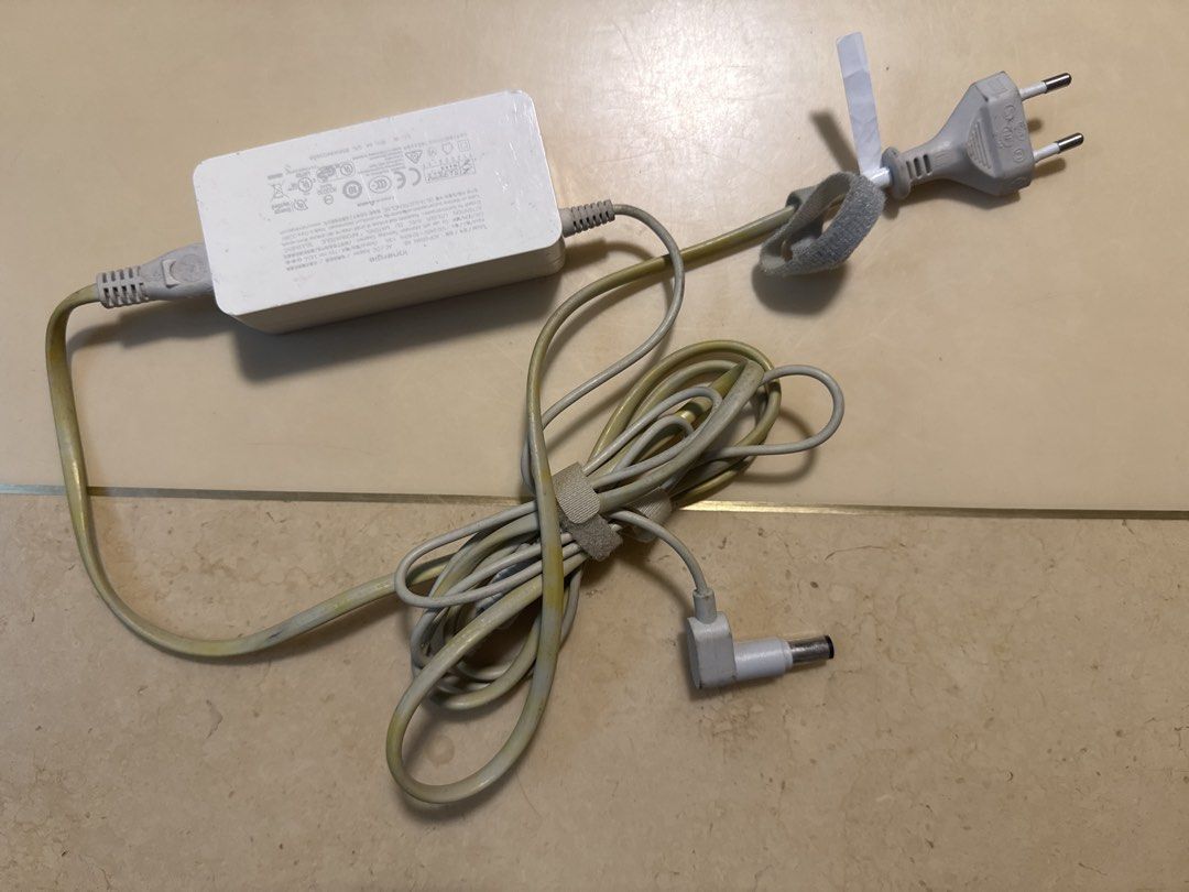 Delta Electronics 65W Laptop Charger Adapter