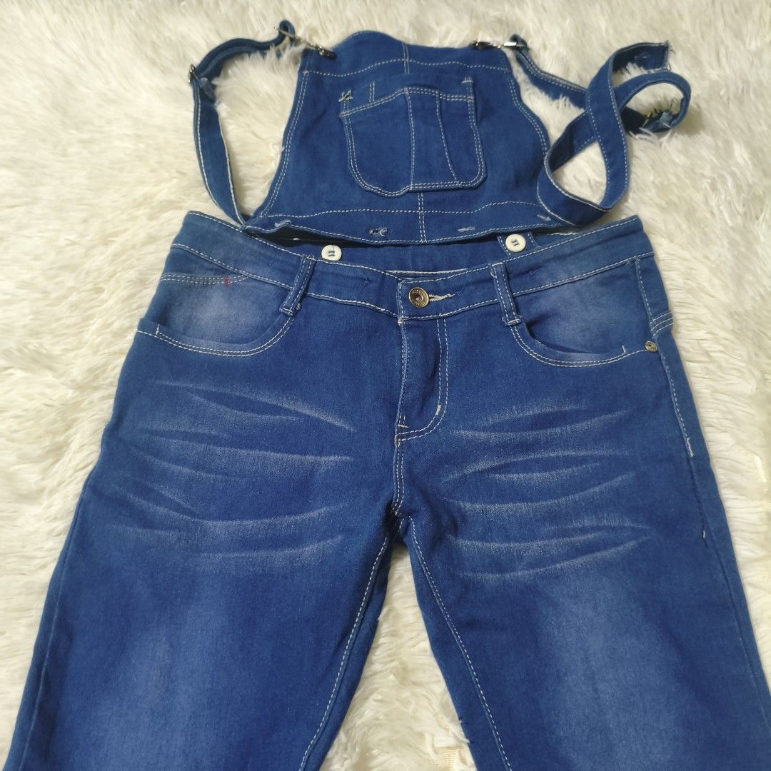 Denim Jean Jumpsuit or Overalls (Category: Jumpsuits) located in Manila. Submitted by venizz (Listing ID 1448832536, Image 2). Description: Waist Size 29 inches Length: 34 inches Leg size: 18 inches Hem Size: 9 inches - Very Good Condition 💵 Selling Price: ₱150.