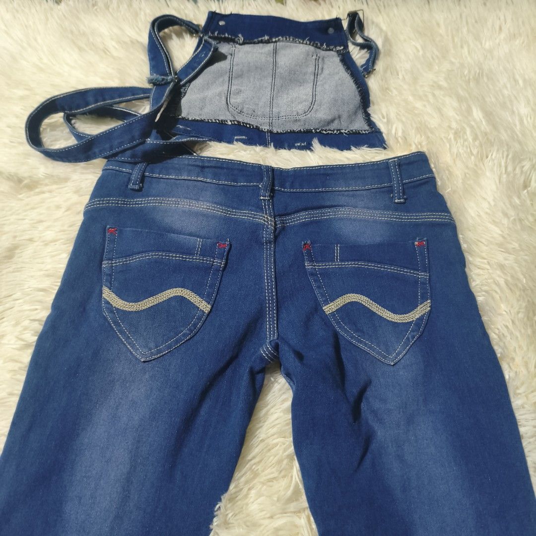 Denim Jean Jumpsuit or Overalls (Category: Jumpsuits) located in Manila. Submitted by venizz (Listing ID 1448832536, Image 3). Description: Waist Size 29 inches Length: 34 inches Leg size: 18 inches Hem Size: 9 inches - Very Good Condition 💵 Selling Price: ₱150.